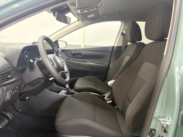 Hyundai BAYON STYLE DCT SHZ NAVI RFK Licht/Regensensor 17ALU KLIMAAUTOMATIK 