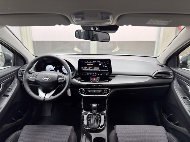 Hyundai i30 STYLE DCT ALU SHZ NAVI RFK PDC 
