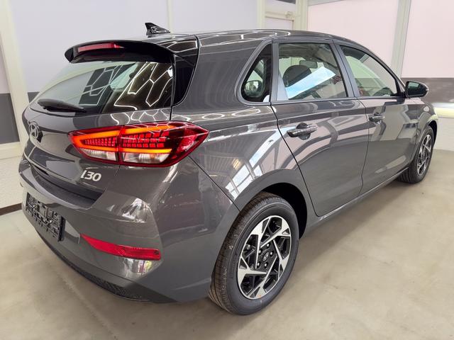 Hyundai i30 STYLE DCT ALU SHZ NAVI RFK PDC 