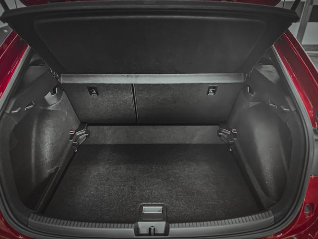 Volkswagen Taigo R-LINE DSG BLACK PACK MATRIX ACC SHZ 