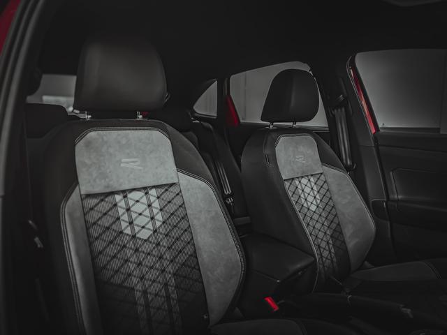 Volkswagen Taigo R-LINE DSG BLACK PACK MATRIX ACC SHZ 