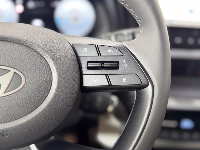 Hyundai BAYON PREMIUM DCT ACC SmartSense PLUS NAVI SHZ RFK PDC KLIMAAUTOMATIK 