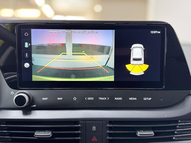 Hyundai BAYON PREMIUM DCT ACC SmartSense PLUS NAVI SHZ RFK PDC KLIMAAUTOMATIK 