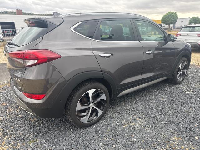 Hyundai / TUCSON / Grau /  /  / 