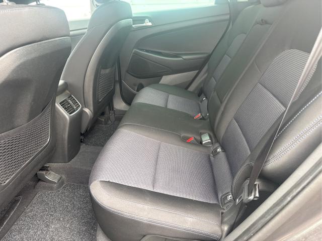 Hyundai / TUCSON / Grau /  /  / 