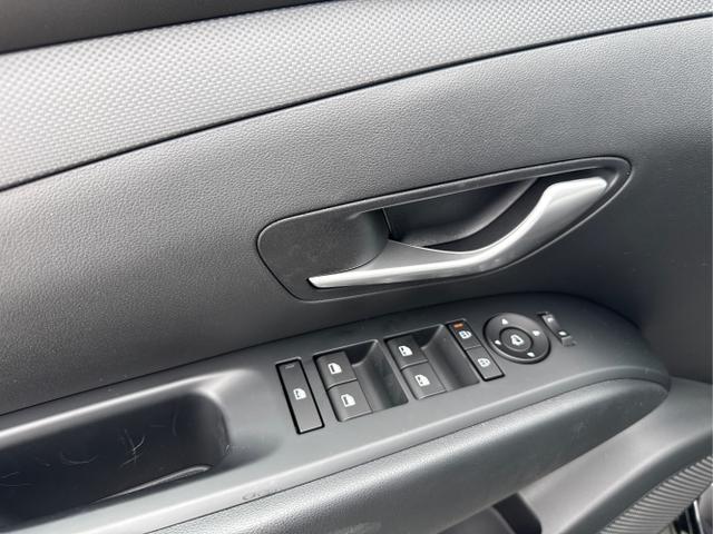 Hyundai / TUCSON / Grau / / / 