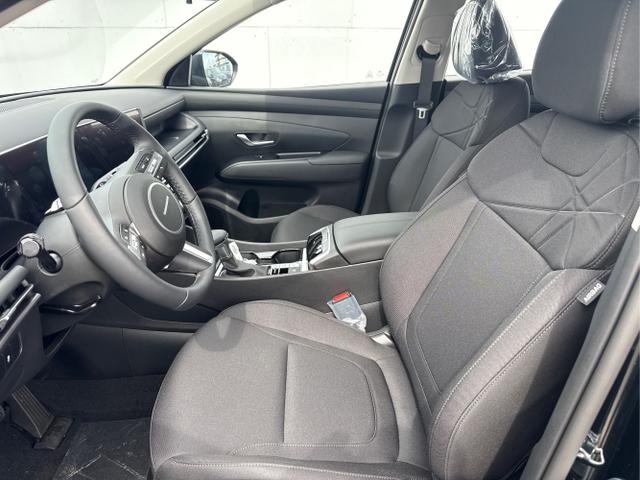 Hyundai / TUCSON / Grau / / / 