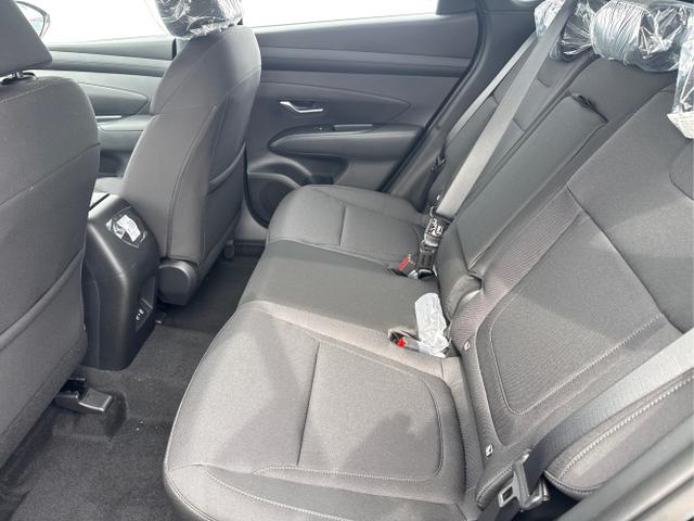 Hyundai / TUCSON / Grau / / / 