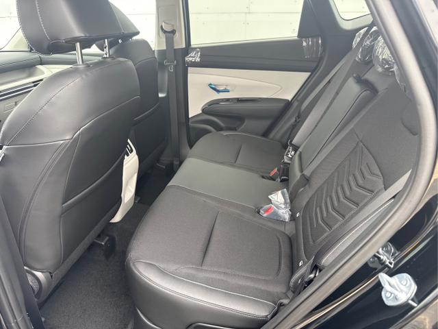 Hyundai / TUCSON / Grau / / / 