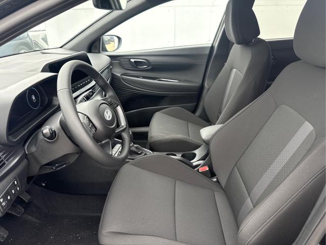 Hyundai / i20 / Grau / / / 