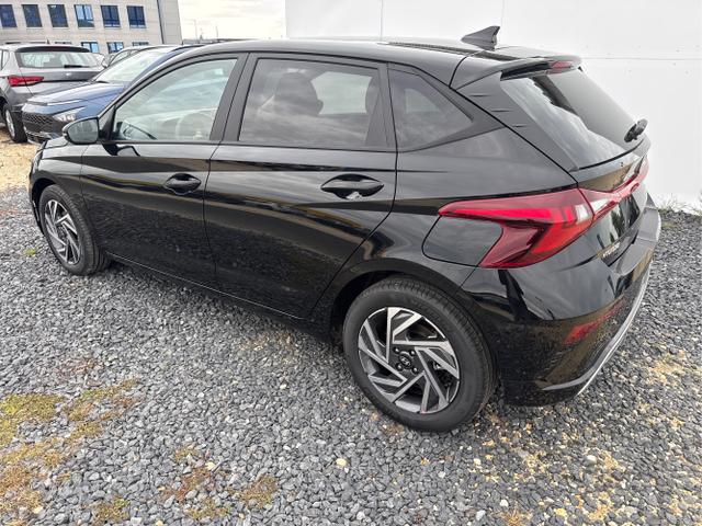 Hyundai / i20 / Grau / / / 