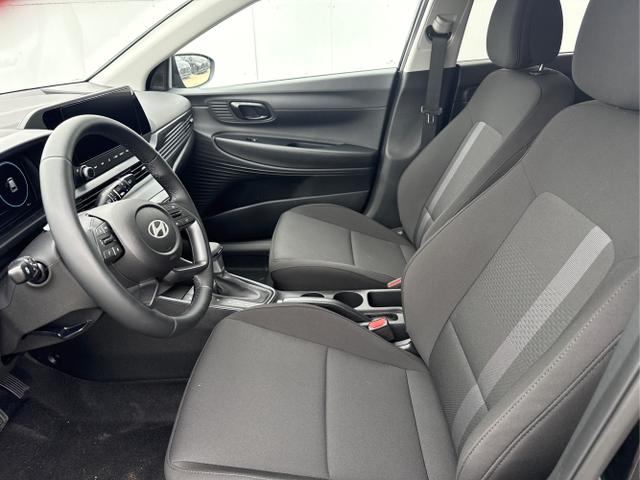 Hyundai / i20 / Grau / / / 