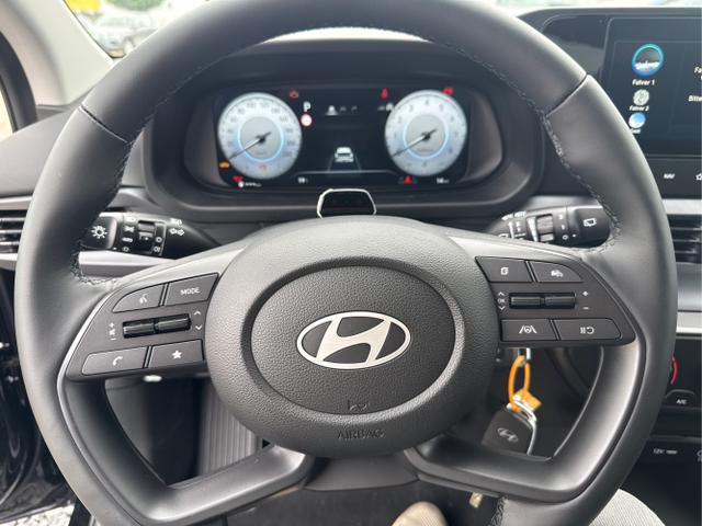 Hyundai / i20 / Grau / / / 