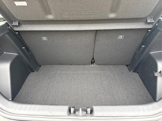 Hyundai / i20 / Grau / / / 