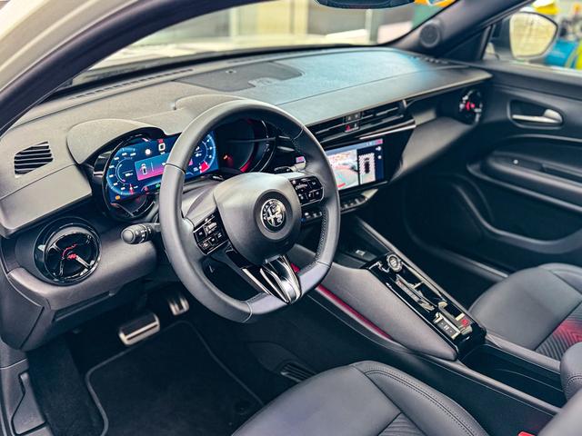 Alfa Romeo Junior SPECIALE IBRIDA MATRIX ACC KEYLESS NAVI 