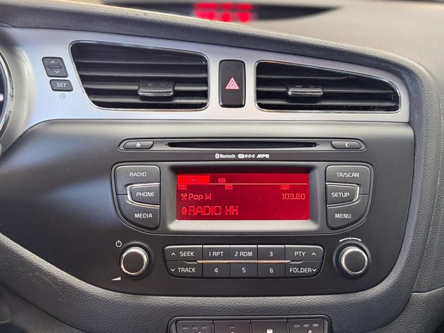 Kia Ceed FIFA World Cup Edition SHZ KLIMAAUTOMATIK PDC 