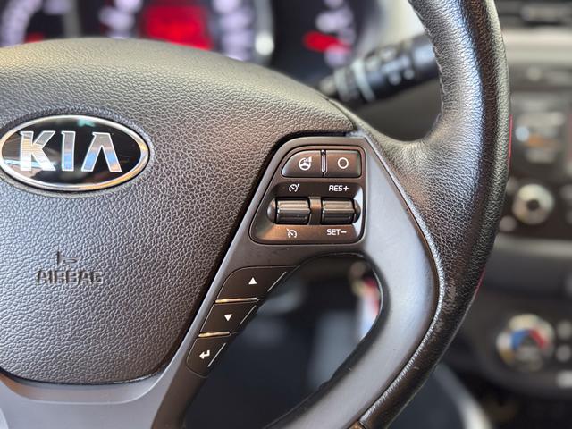 Kia Ceed FIFA World Cup Edition SHZ KLIMAAUTOMATIK PDC 