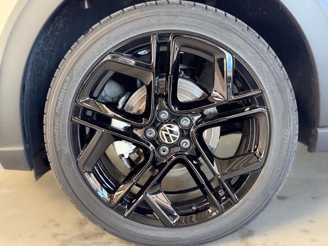 Volkswagen Taigo R-LINE SHZ BLACK PACK MATRIX ACC 