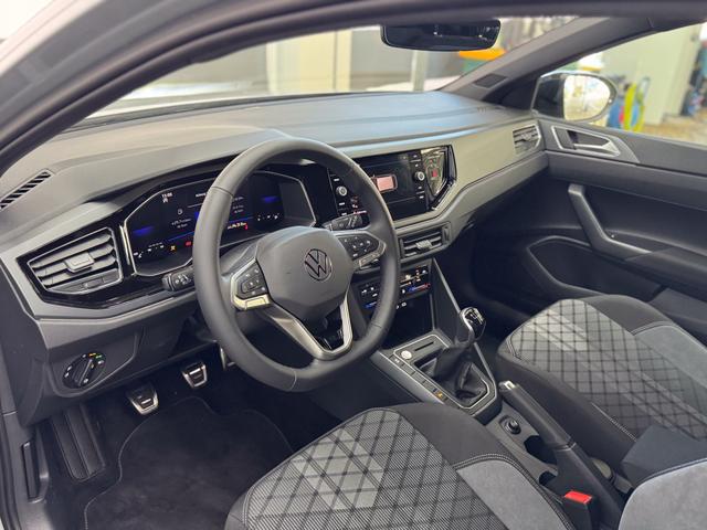 Volkswagen Taigo R-LINE SHZ BLACK PACK MATRIX ACC 