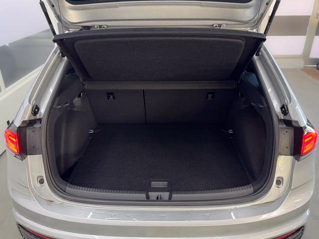 Volkswagen Taigo R-LINE SHZ BLACK PACK MATRIX ACC 