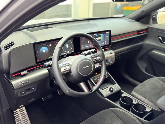 Hyundai KONA Elektro IMPRESSION EV 65kWh N-LINE Dig.Key BOSE SITZBEL&Uuml;FTUNG SHZ 360 V2L 