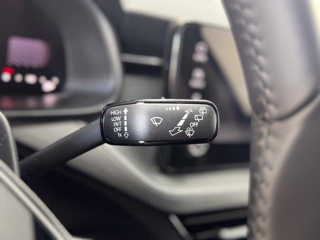 Skoda Kamiq Easy DSG AHK TEMPOMAT SHZ ALU 