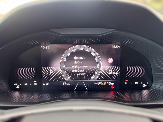 Skoda Kamiq Easy DSG AHK TEMPOMAT SHZ ALU 