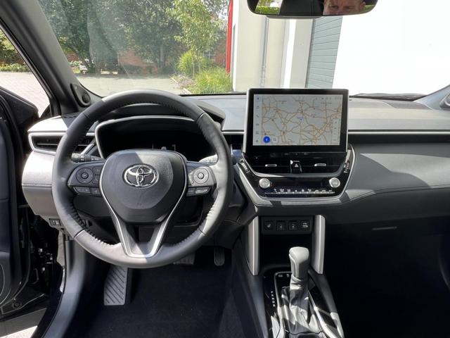 Toyota Corolla Cross Elegant Executive 2,0 Hybrid AWD-i Facelift 