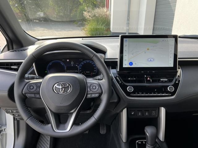 Toyota Corolla Cross Active Safety 1,8 Hybrid FWD Winter Facelift 
