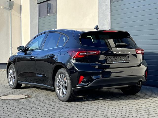 Ford Focus Titanium X 1,0 EcoBoost Powershift mHEV 114kW Navi 