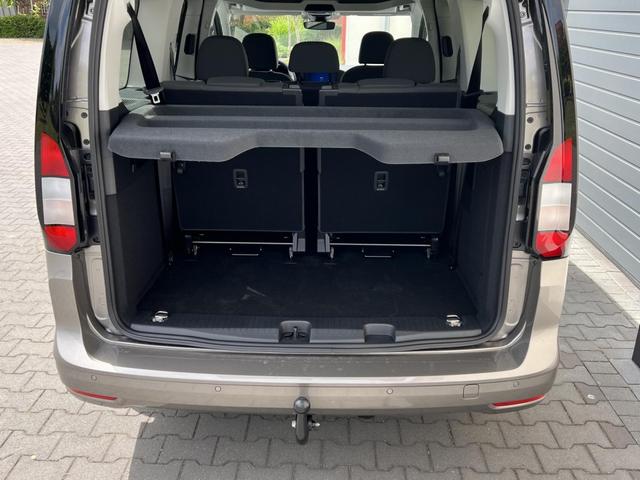 Ford Grand Tourneo Titanium 1,5 EcoBoost Automatik 85kW 5 Jahre 