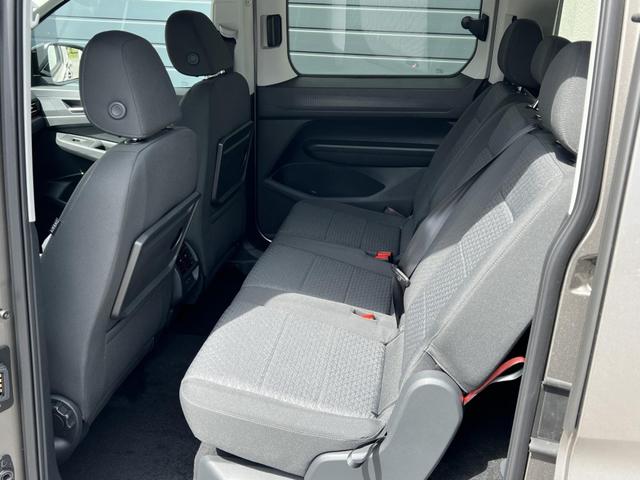 Ford Grand Tourneo Titanium 1,5 EcoBoost Automatik 85kW 5 Jahre 
