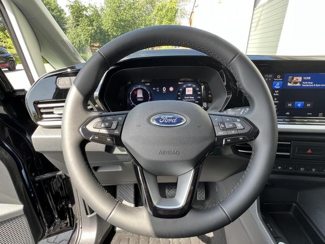 Ford Tourneo Connect Titanium 2,0 EcoBlue Automatik 90kW 5 Jahre 