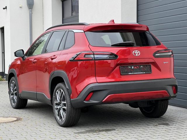 Toyota Corolla Cross Active 2,0 Hybrid AWD-i Winter Facelift 