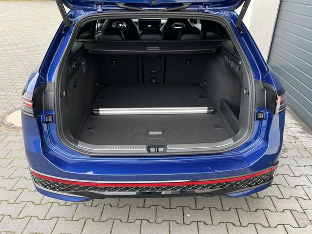 Volkswagen Passat Variant R-Line 2,0 TSI DSG 4Motion 195KW Winterpaket 