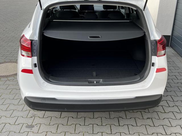 Hyundai i30 Kombi Go 1,0 T-GDI DCT7 74KW Navi Winter 