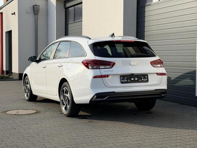 Hyundai i30 Kombi Style 1,6 T-GDI DCT7 110KW Navi 