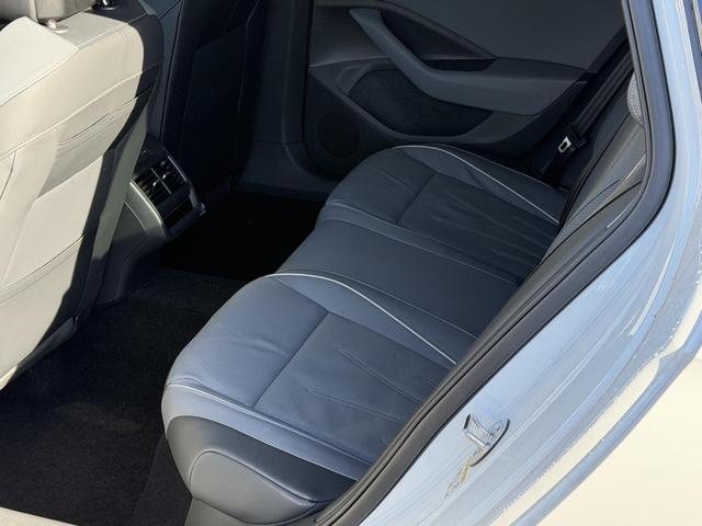 Volkswagen Passat Variant Elegance 1,5 eTSI DSG Leder DCC 