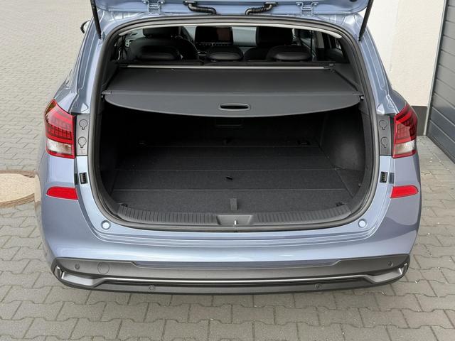 Hyundai i30 Kombi Premium 1,6 T-GDI DCT7 110KW Navi 