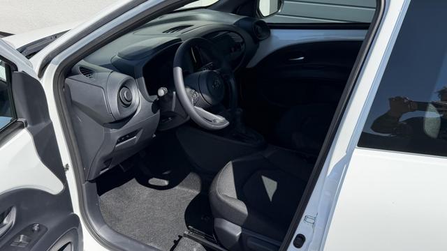 Toyota Aygo X Play 1,5 Hybrid CVT 85KW Winterpaket 