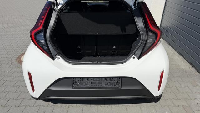 Toyota Aygo X Play 1,5 Hybrid CVT 85KW Winterpaket 