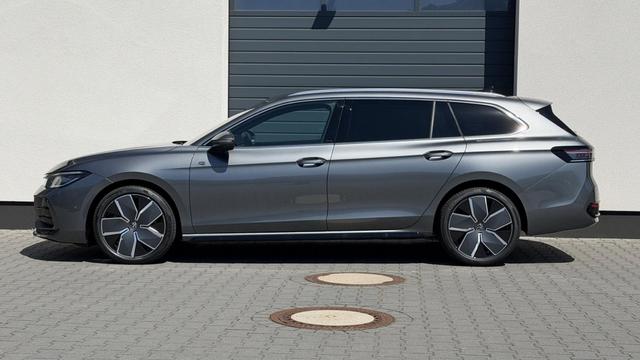 Volkswagen Passat Variant R-Line 2,0 TSI DSG 4Motion 195KW Navi Pro 