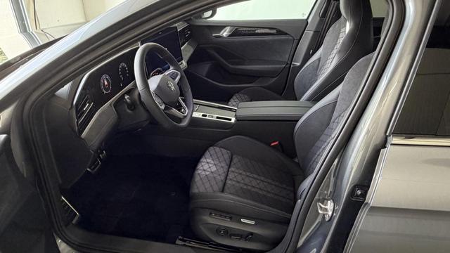 Volkswagen Passat Variant R-Line 2,0 TSI DSG 4Motion 195KW Navi Pro 