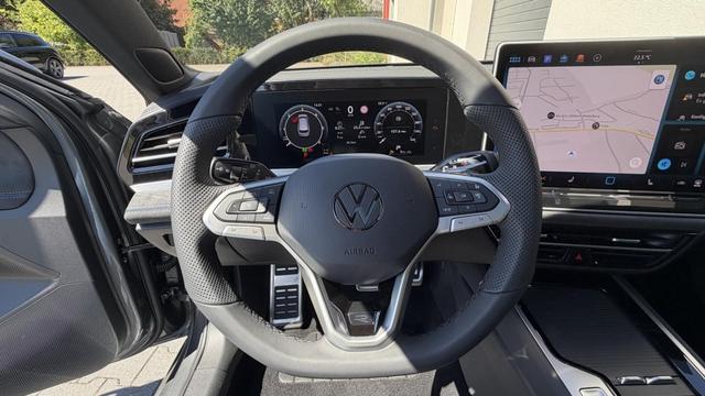 Volkswagen Passat Variant R-Line 2,0 TSI DSG 4Motion 195KW Navi Pro 