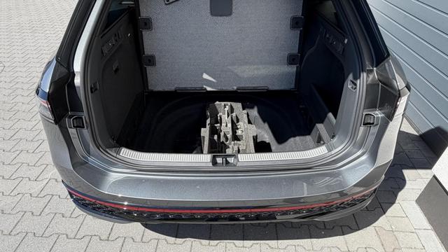 Volkswagen Passat Variant R-Line 2,0 TSI DSG 4Motion 195KW Navi Pro 