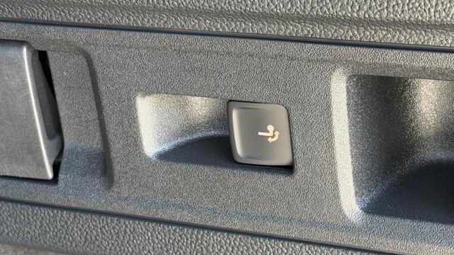 Volkswagen Passat Variant R-Line 2,0 TSI DSG 4Motion 195KW Navi Pro 