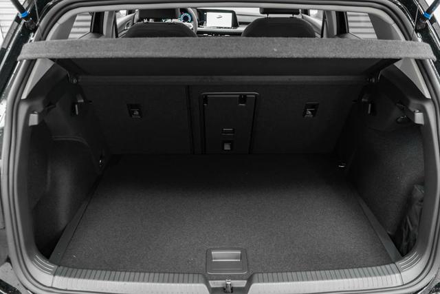 Volkswagen Golf VIII 1,5 eTSI DSG Style - LAGER 