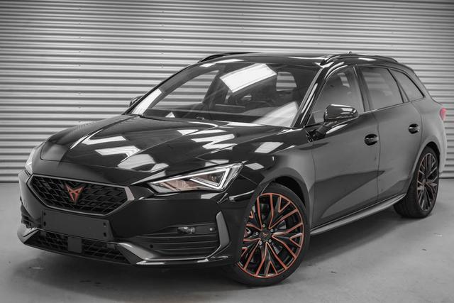 Cupra Leon Sportstourer - ST 2,0 TSI DSG 4Drive Cup VZ PANO AHK - LAGER