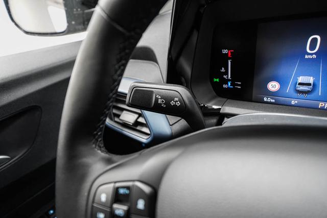 Ford Tourneo Courier 1,0 EcoBoost Automatik Act -LAG. 