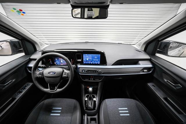 Ford Tourneo Courier 1,0 EcoBoost Automatik Act -LAG. 
